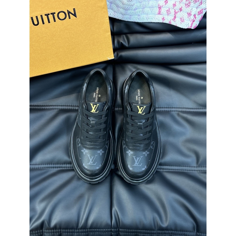 l**is V*t*n sneakers